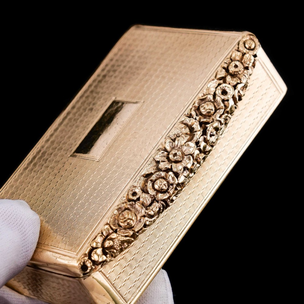Antique Georgian Solid Silver Gilt Snuff Box with Floral Thumbpiece - Thomas Pemberton & Robert Mitchell 1818 View XXII