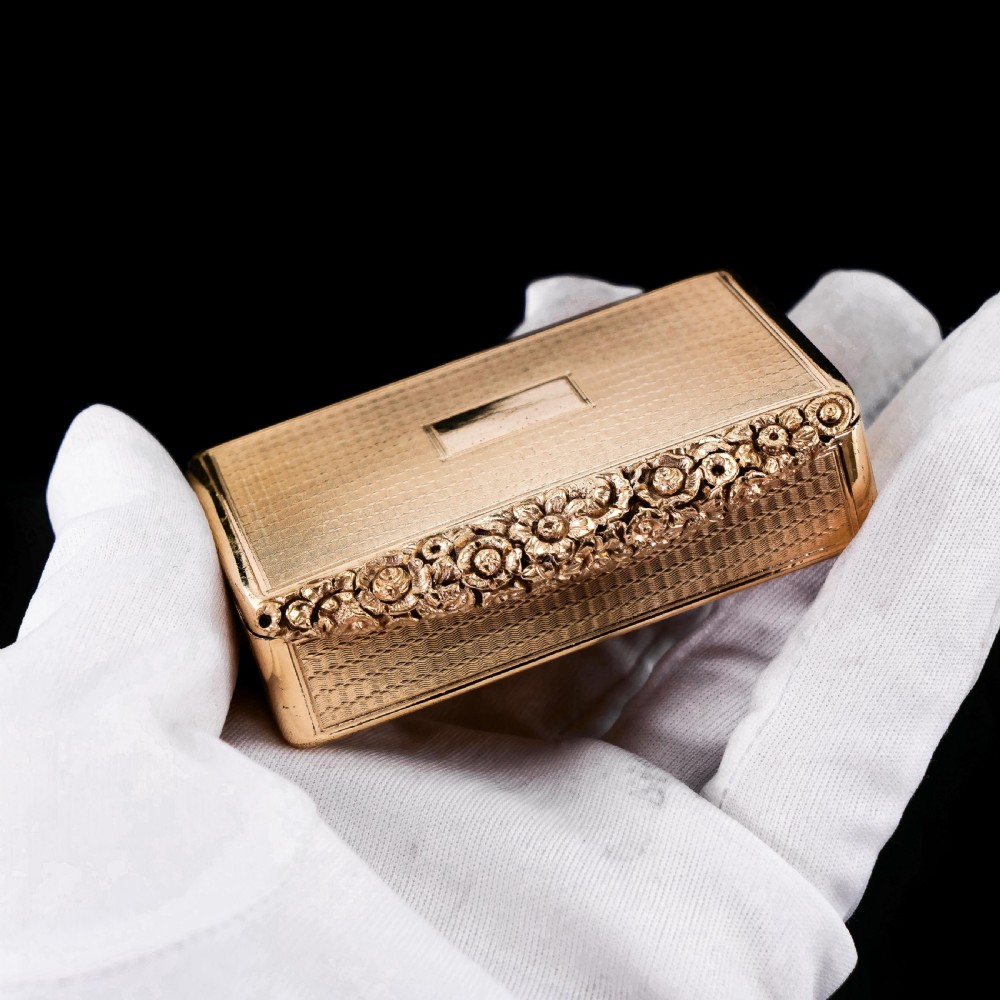 Antique Georgian Solid Silver Gilt Snuff Box with Floral Thumbpiece - Thomas Pemberton & Robert Mitchell 1818 View XXIV