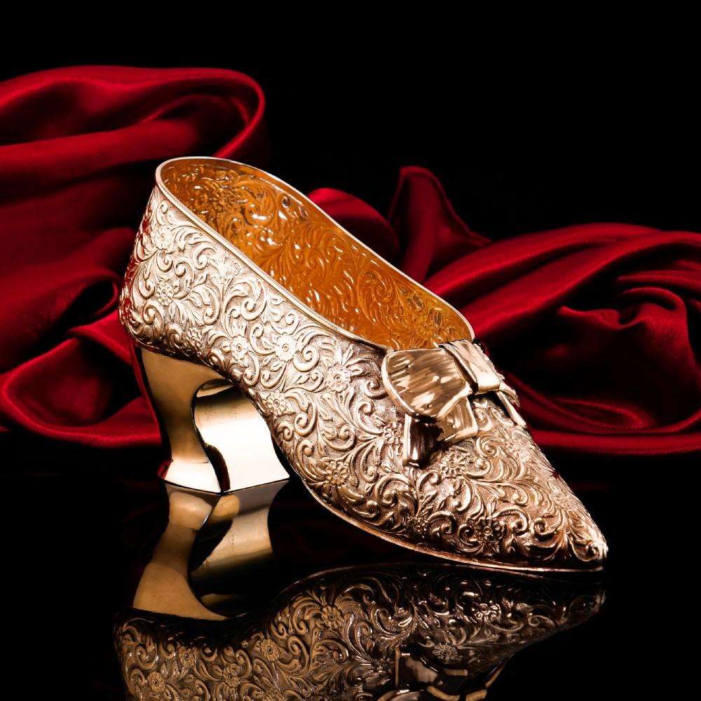 Large Antique Solid Sterling Silver Gilt Ribbon Shoe - Chester 1913 View IV