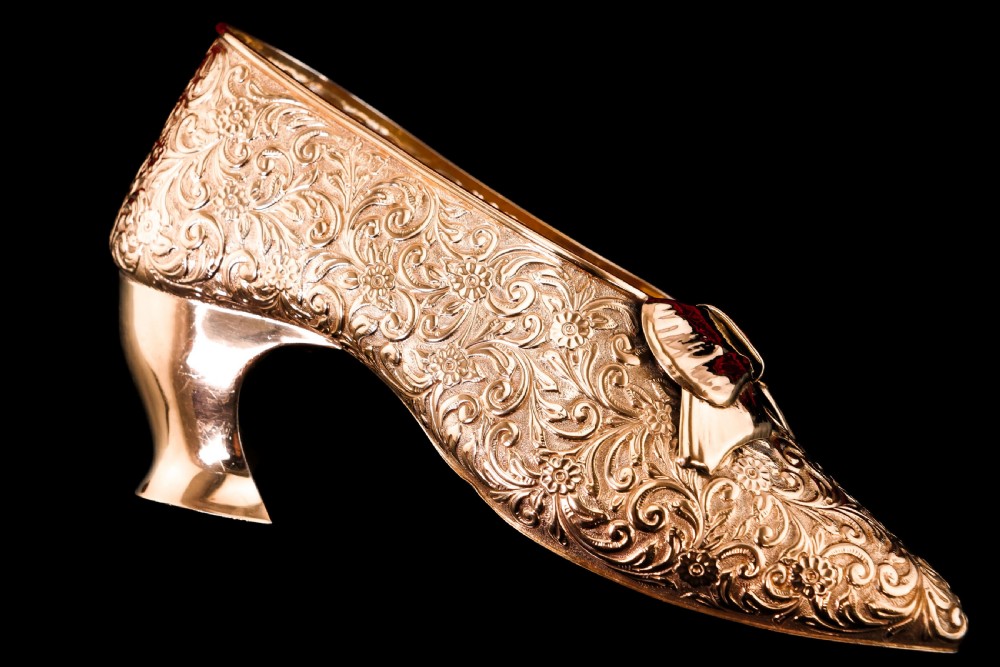 Large Antique Solid Sterling Silver Gilt Ribbon Shoe - Chester 1913 View XII