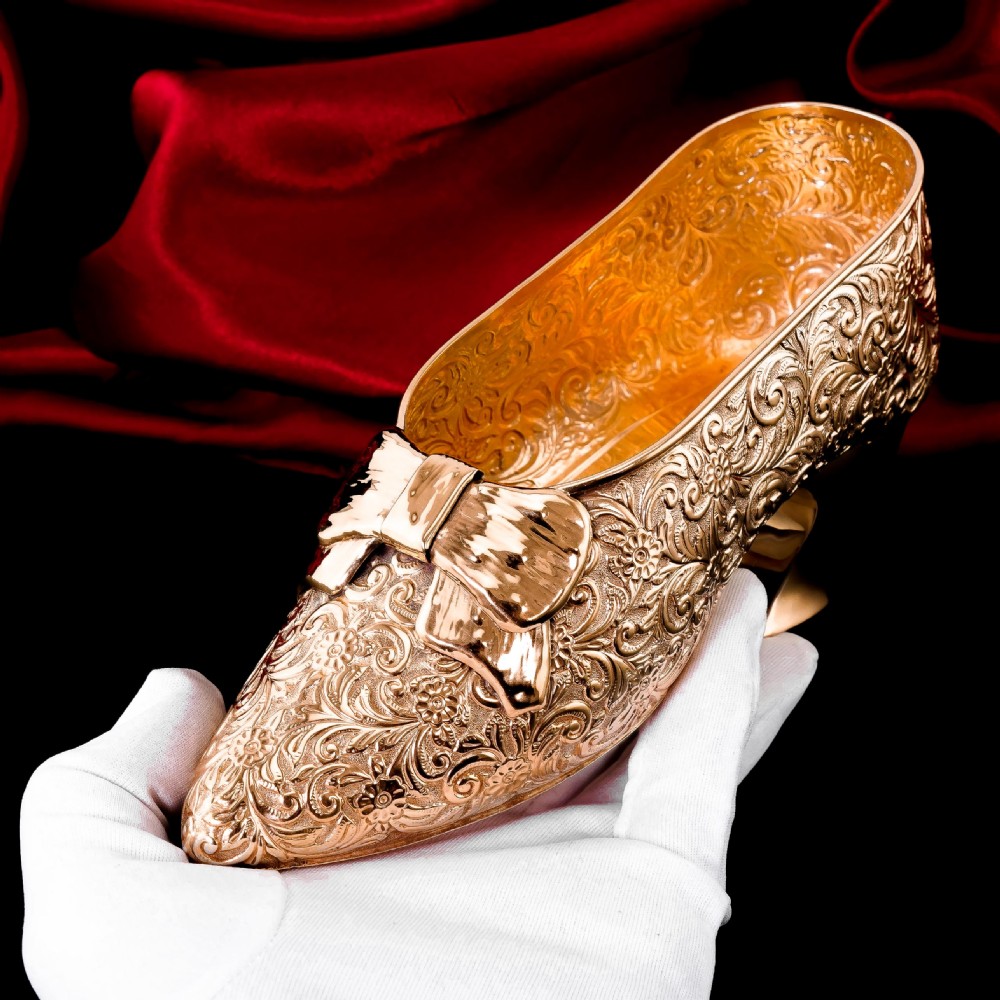 Large Antique Solid Sterling Silver Gilt Ribbon Shoe - Chester 1913 View XVII