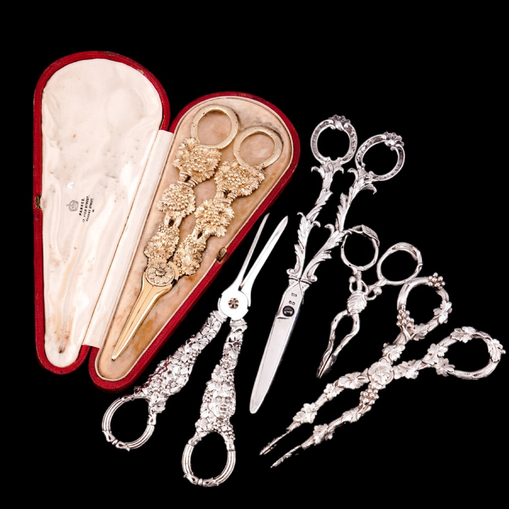 Magnificent Antique Georgian Solid Silver Grape Scissors/Shears with Figural Bacchanalia Masks - London c.1830 View VII