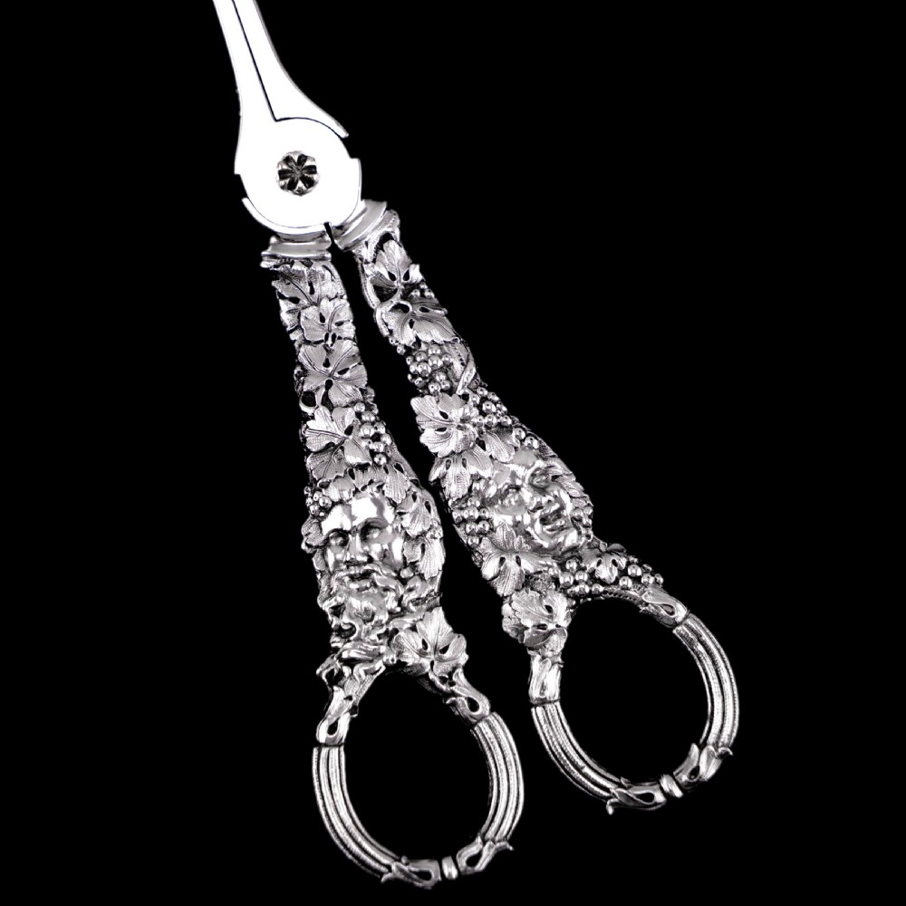 Magnificent Antique Georgian Solid Silver Grape Scissors/Shears with Figural Bacchanalia Masks - London c.1830 View IV