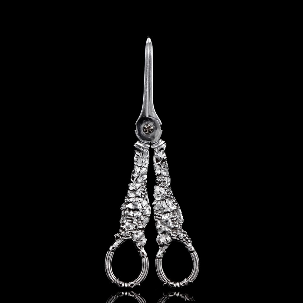 Magnificent Antique Georgian Solid Silver Grape Scissors/Shears with Figural Bacchanalia Masks - London c.1830 View XIV