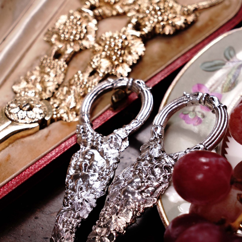 Magnificent Antique Georgian Solid Silver Grape Scissors/Shears with Figural Bacchanalia Masks - London c.1830 View XVII