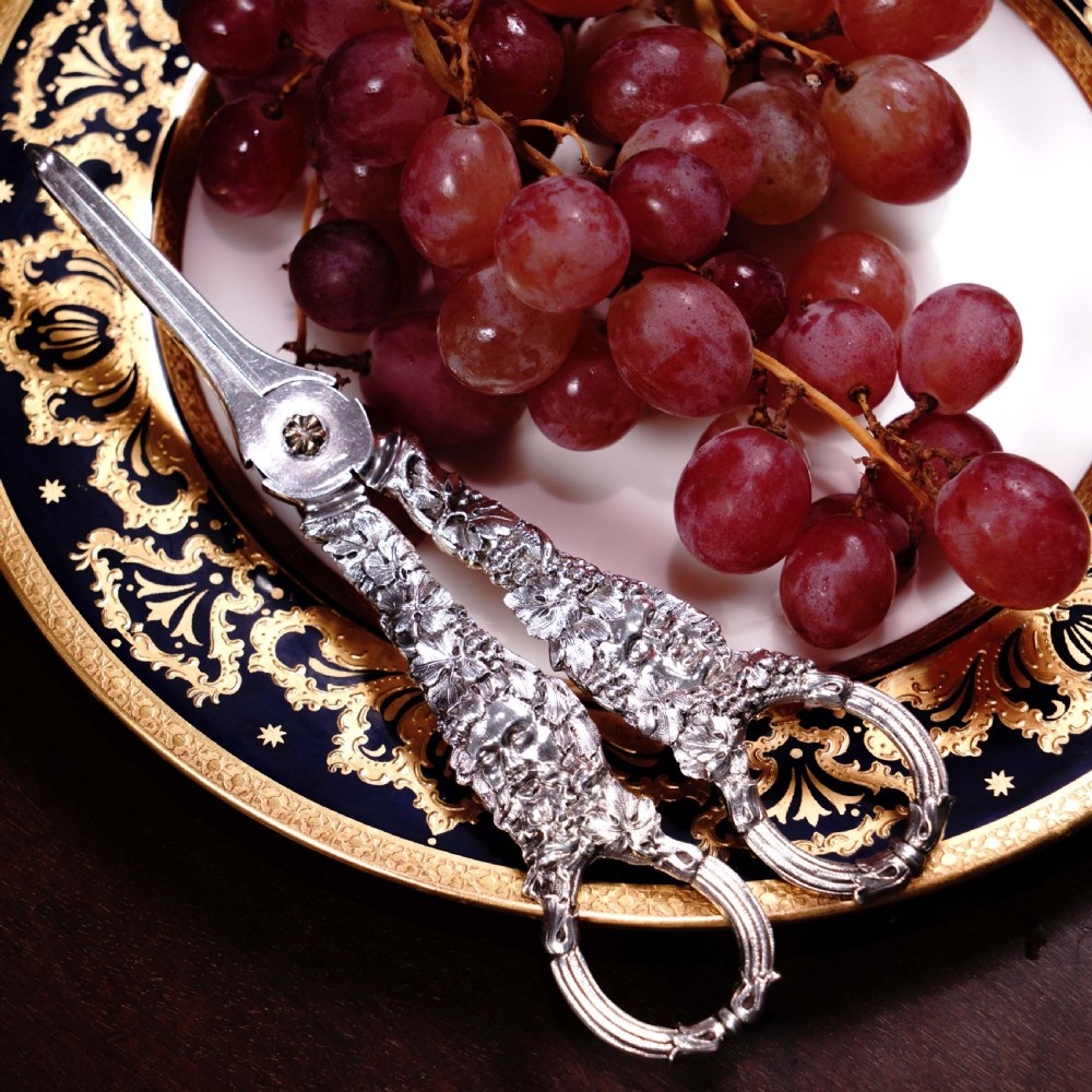 Magnificent Antique Georgian Solid Silver Grape Scissors/Shears with Figural Bacchanalia Masks - London c.1830 View XIX