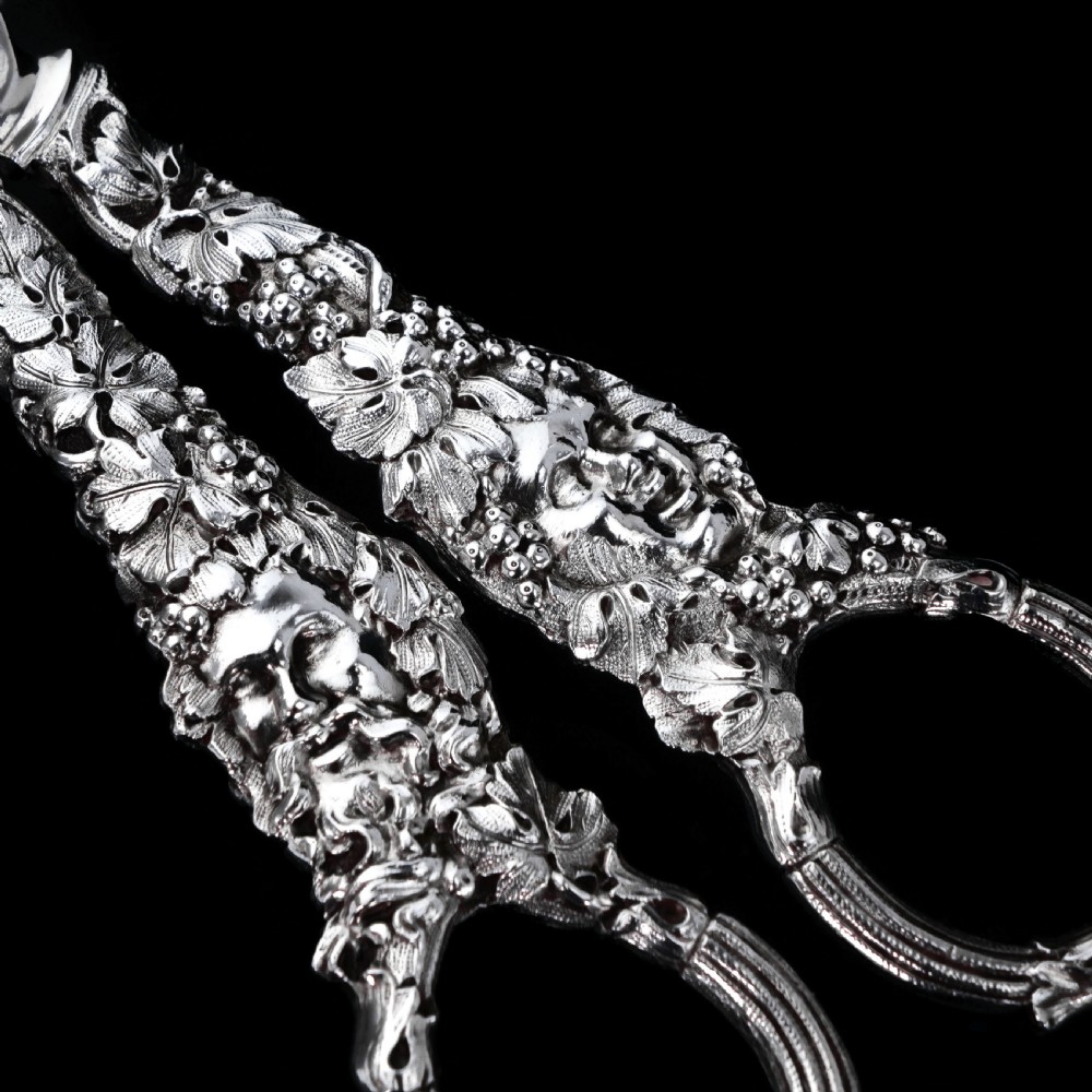 Magnificent Antique Georgian Solid Silver Grape Scissors/Shears with Figural Bacchanalia Masks - London c.1830 View XXIII