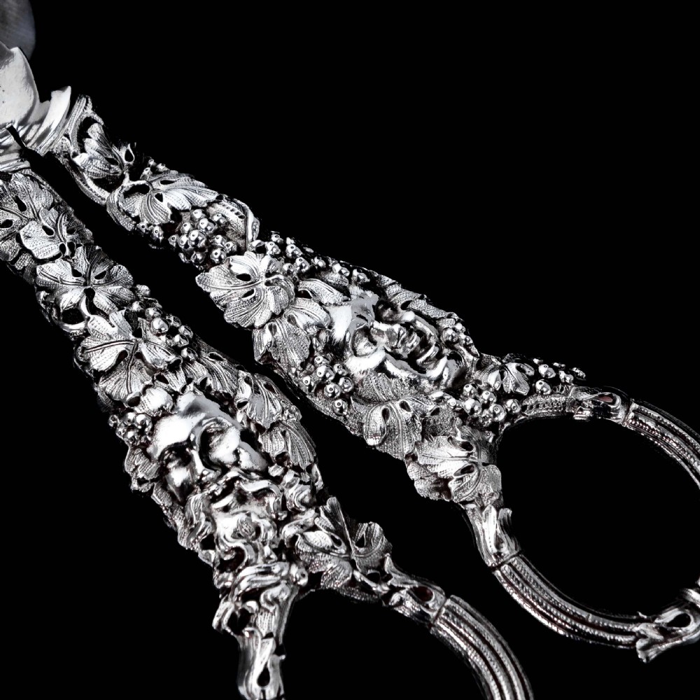Magnificent Antique Georgian Solid Silver Grape Scissors/Shears with Figural Bacchanalia Masks - London c.1830 View XXVII