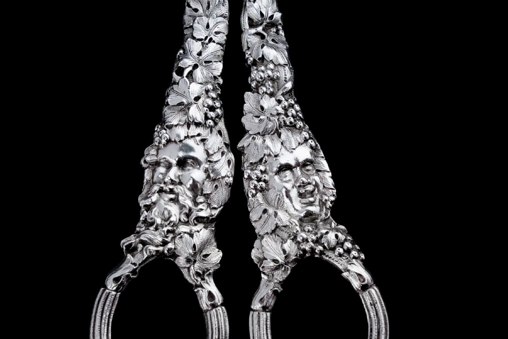 Magnificent Antique Georgian Solid Silver Grape Scissors/Shears with Figural Bacchanalia Masks - London c.1830 View XXIX