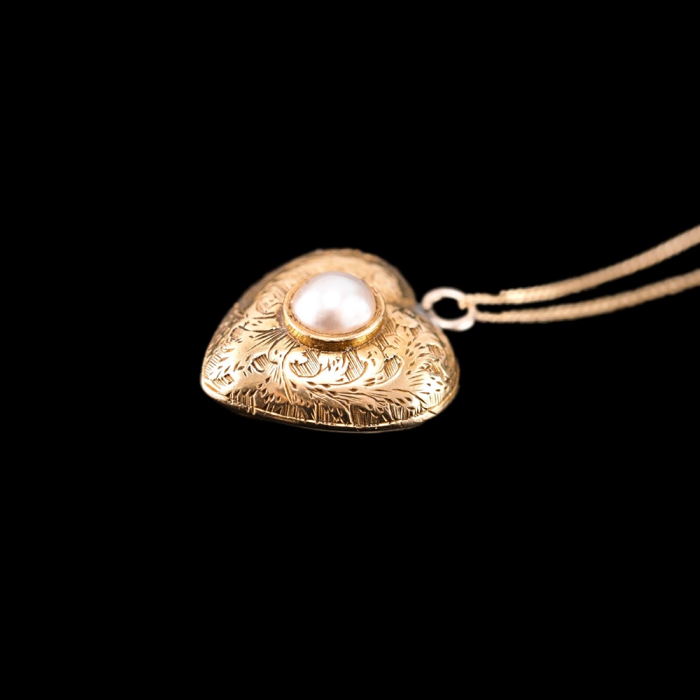 Antique Victorian 18ct Gold Heart Shaped Charm Pendant with Pearl - c.1890 View XVI