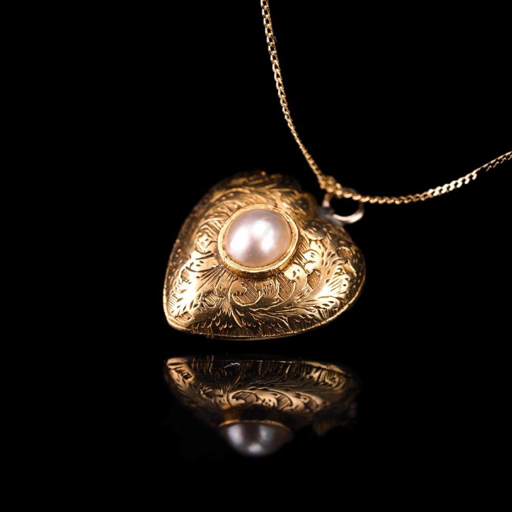 Antique Victorian 18ct Gold Heart Shaped Charm Pendant with Pearl - c.1890 View XVIII