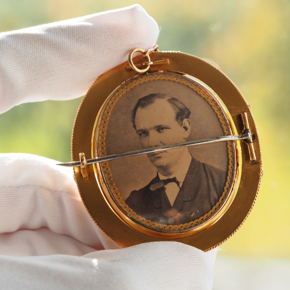 Antique Victorian Large 18K Gold Cameo Brooch Pendant Locket - c.1860 View XIX