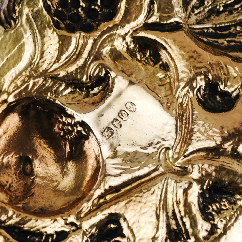 Antique Georgian Solid Silver Gilt Charger/Sideboard Dish Baronet Coat of Arms - London 1809 View XXVIII