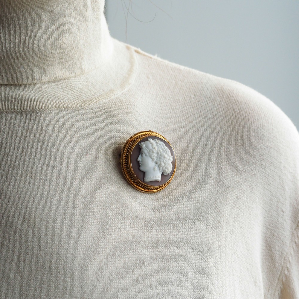 Antique Victorian Cameo 18ct Gold Brooch/Pendant Necklace - c.1880 View IV