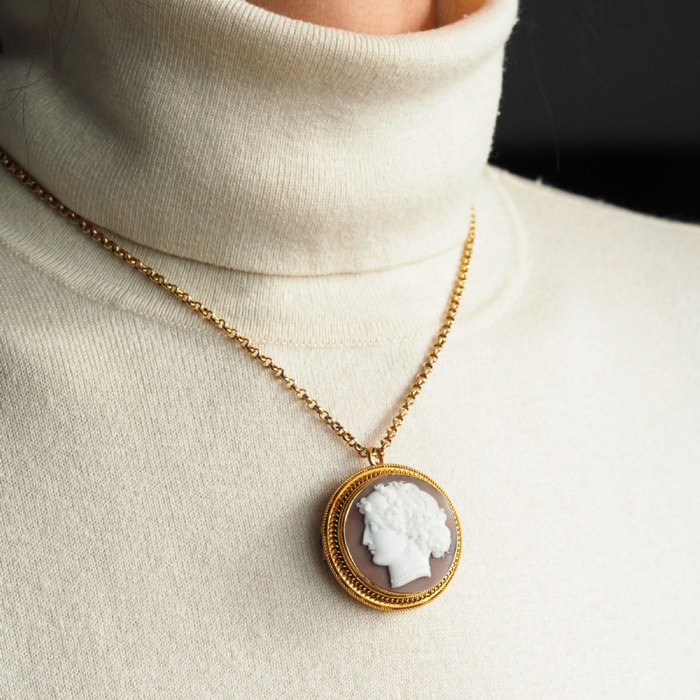 Antique Victorian Cameo 18ct Gold Brooch/Pendant Necklace - c.1880 View VI