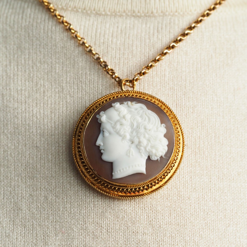 Antique Victorian Cameo 18ct Gold Brooch/Pendant Necklace - c.1880 View VII