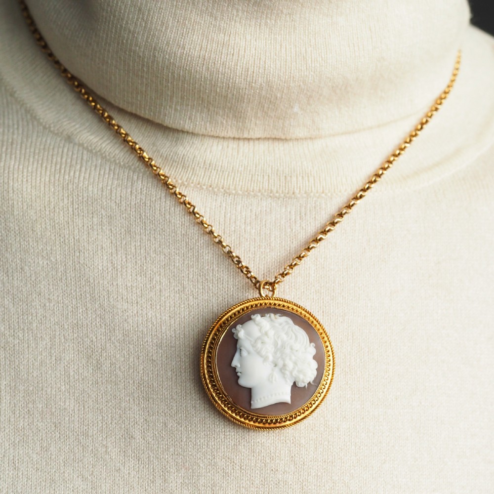 Antique Victorian Cameo 18ct Gold Brooch/Pendant Necklace - c.1880 View VIII