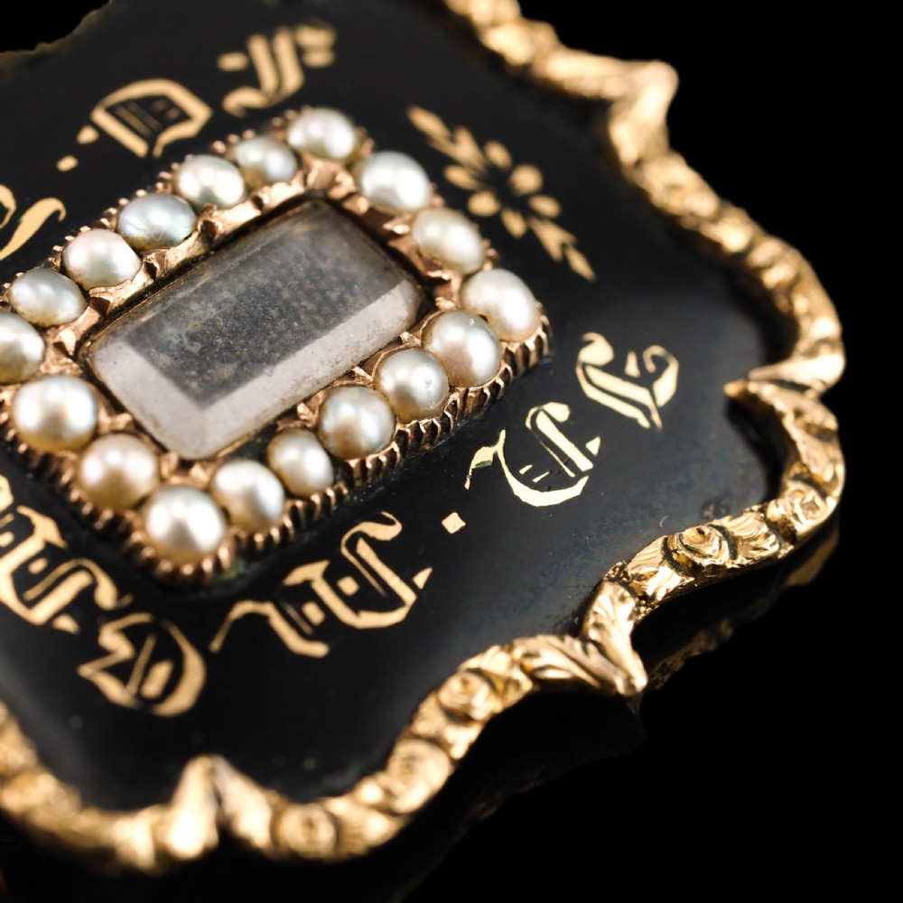Antique Georgian 14ct Gold Mourning Brooch with Seed Pearls & Black Enamel - c.1800 View VII