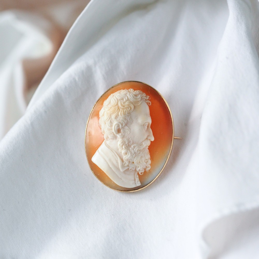 Antique Victorian Cameo Brooch 14ct Gold with Portrait of a Gentleman - c.1890 View IV