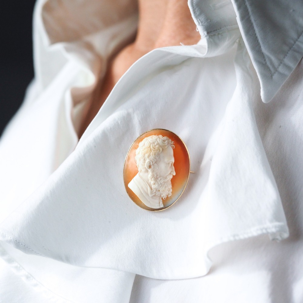 Antique Victorian Cameo Brooch 14ct Gold with Portrait of a Gentleman - c.1890 View V