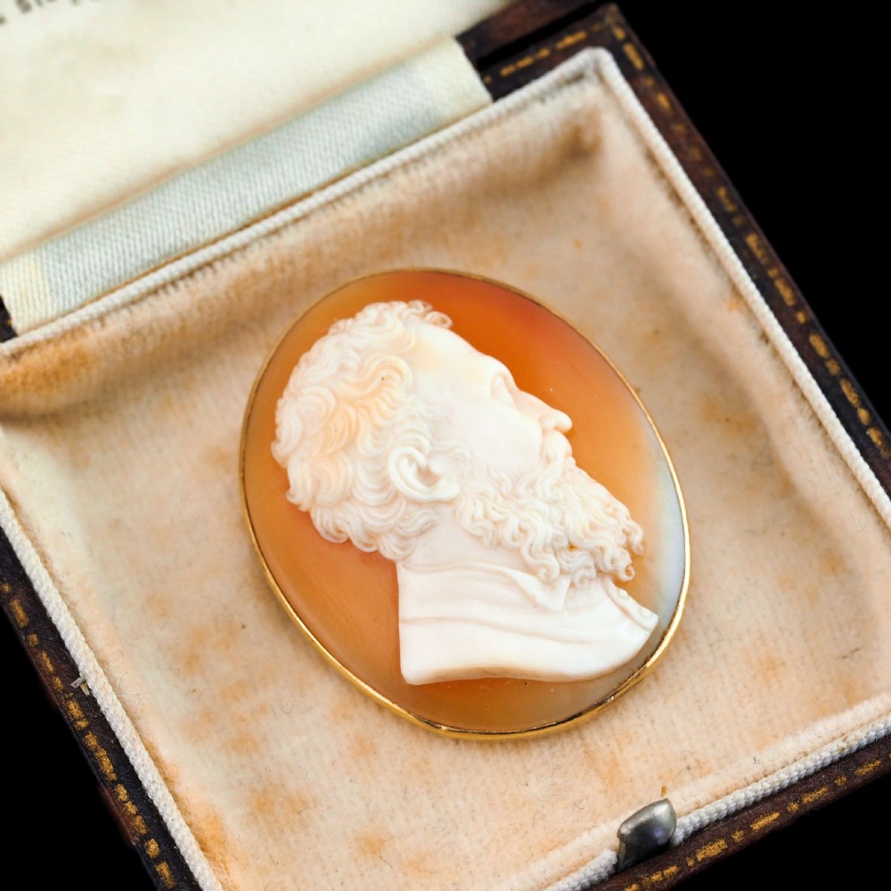 Antique Victorian Cameo Brooch 14ct Gold with Portrait of a Gentleman - c.1890 View X