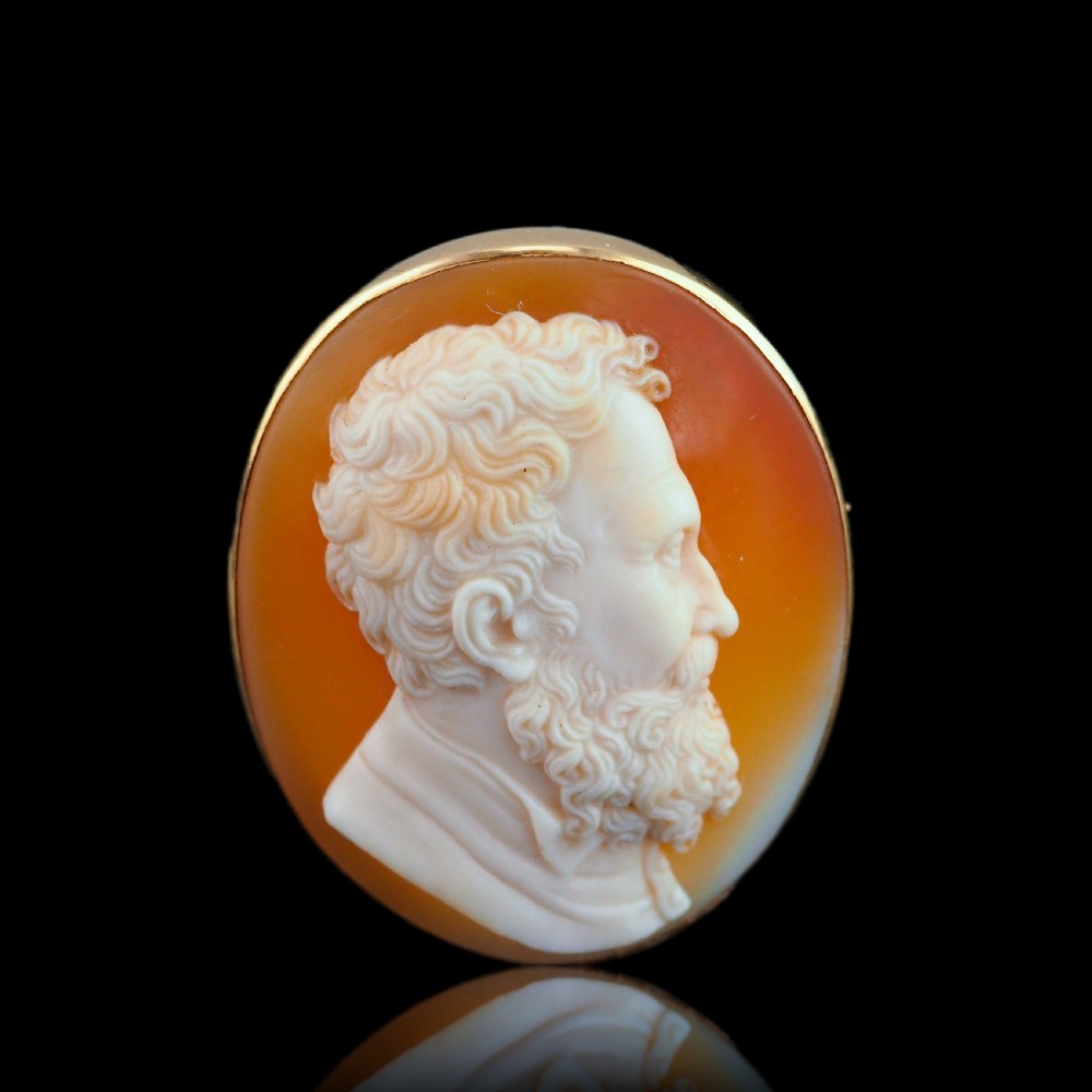 Antique Victorian Cameo Brooch 14ct Gold with Portrait of a Gentleman - c.1890 View XVII
