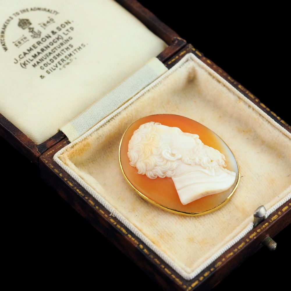 Antique Victorian Cameo Brooch 14ct Gold with Portrait of a Gentleman - c.1890 View XVIII