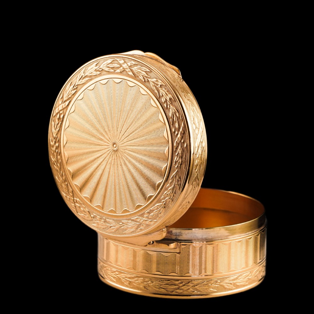 Antique French Solid Silver Gilt Snuff Box / Circular Box with Engine Turned/Guilloche Decoration - 19th c. View XIX