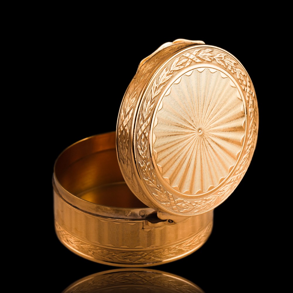 Antique French Solid Silver Gilt Snuff Box / Circular Box with Engine Turned/Guilloche Decoration - 19th c. View XX