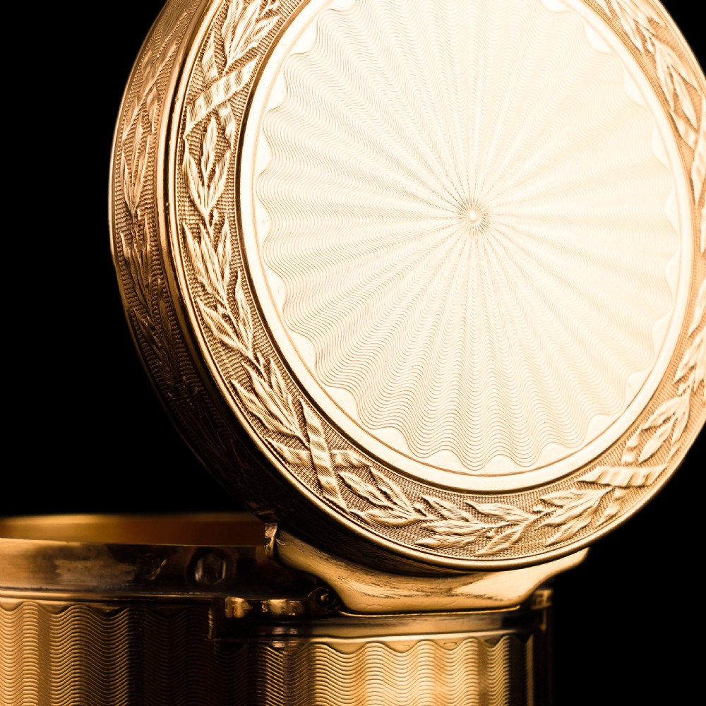 Antique French Solid Silver Gilt Snuff Box / Circular Box with Engine Turned/Guilloche Decoration - 19th c. View XXI