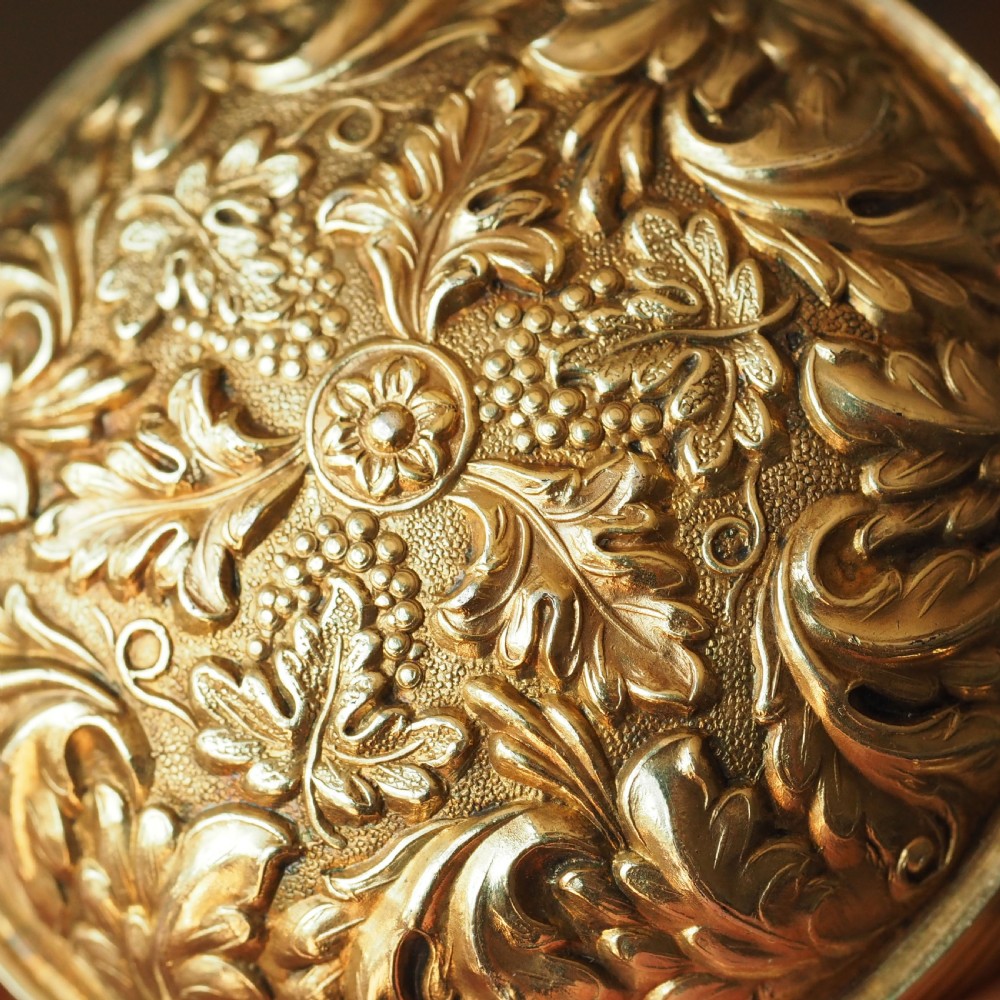Antique Georgian Silver Gilt Snuff Box Spherical/Circular with Acanthus & Vine Decorations - John Bettridge 1823 View VII