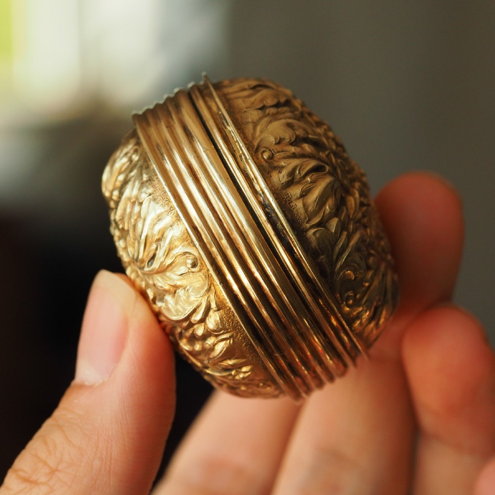 Antique Georgian Silver Gilt Snuff Box Spherical/Circular with Acanthus & Vine Decorations - John Bettridge 1823 View IX