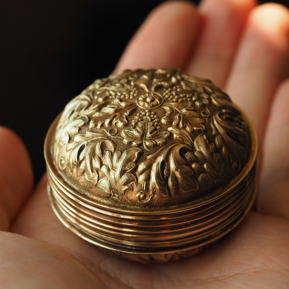 Antique Georgian Silver Gilt Snuff Box Spherical/Circular with Acanthus & Vine Decorations - John Bettridge 1823 View X