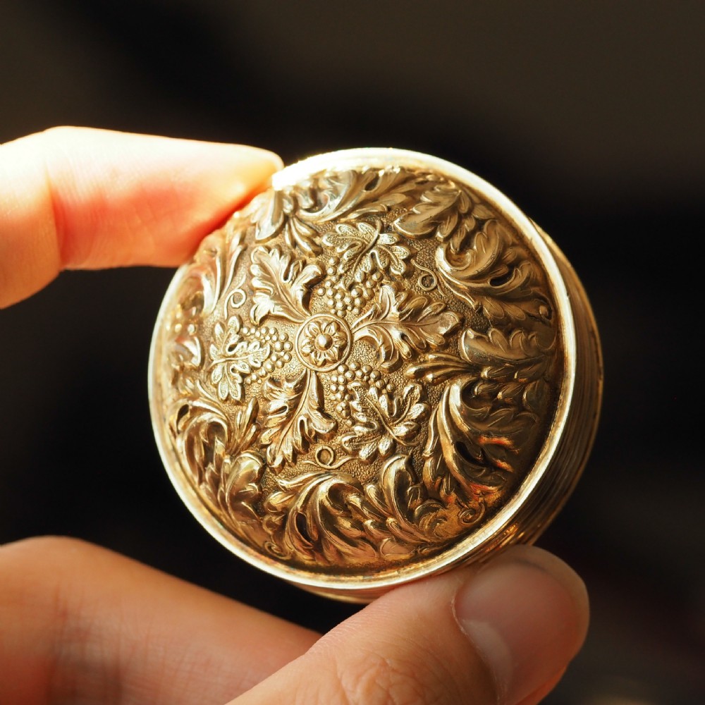 Antique Georgian Silver Gilt Snuff Box Spherical/Circular with Acanthus & Vine Decorations - John Bettridge 1823 View XI