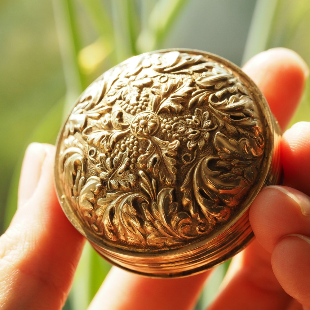 Antique Georgian Silver Gilt Snuff Box Spherical/Circular with Acanthus & Vine Decorations - John Bettridge 1823 View XV