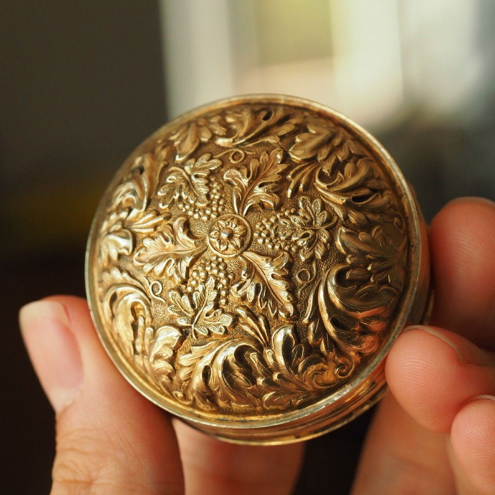 Antique Georgian Silver Gilt Snuff Box Spherical/Circular with Acanthus & Vine Decorations - John Bettridge 1823 View XVI