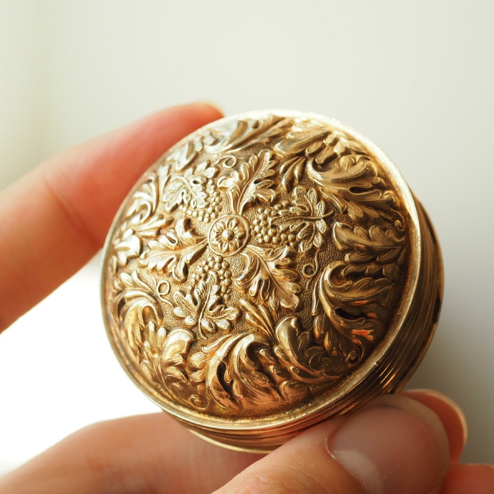 Antique Georgian Silver Gilt Snuff Box Spherical/Circular with Acanthus & Vine Decorations - John Bettridge 1823 View XVII