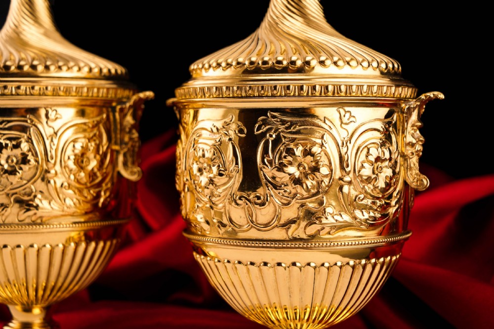 Antique Solid Silver Gilt Vase/Urn Pair with Figural Roman Classical Influences - George Nathan & Ridley Hayes 1910 View X