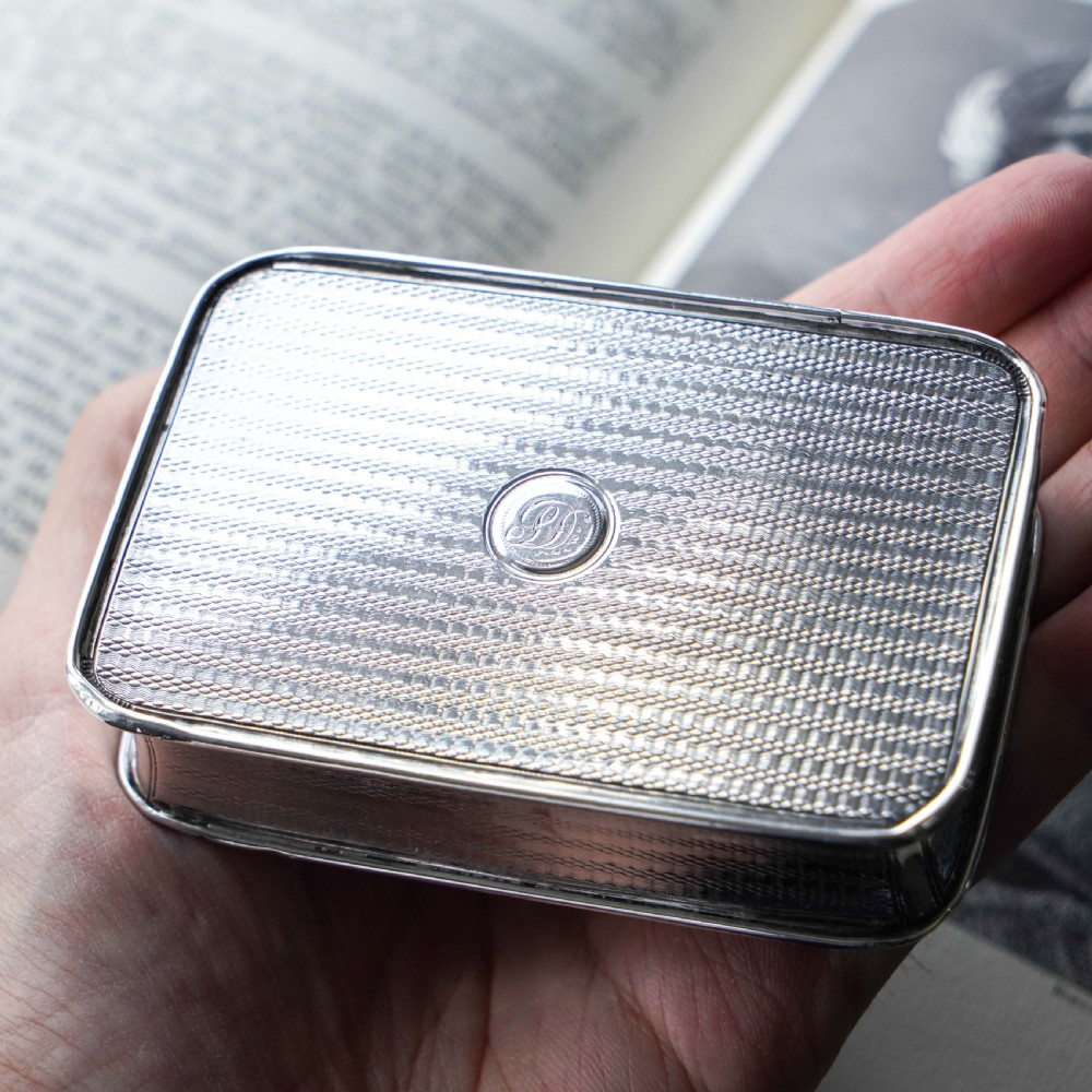 Large Antique Georgian Solid Silver Snuff Box with Engine Turned Motifs - London 1814 View IV