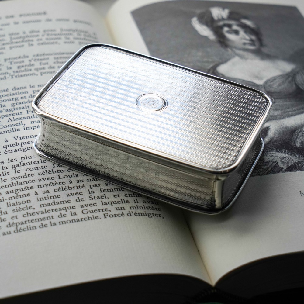 Large Antique Georgian Solid Silver Snuff Box with Engine Turned Motifs - London 1814 View VIII