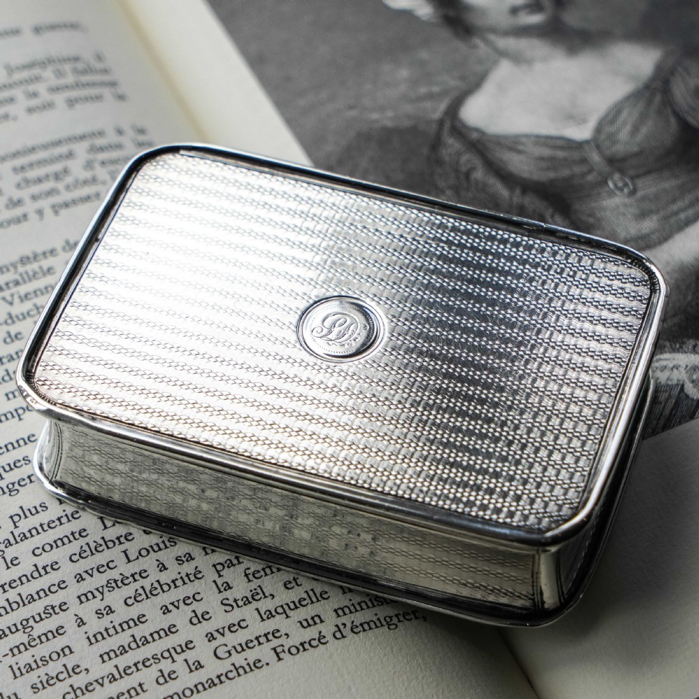 Large Antique Georgian Solid Silver Snuff Box with Engine Turned Motifs - London 1814 View X