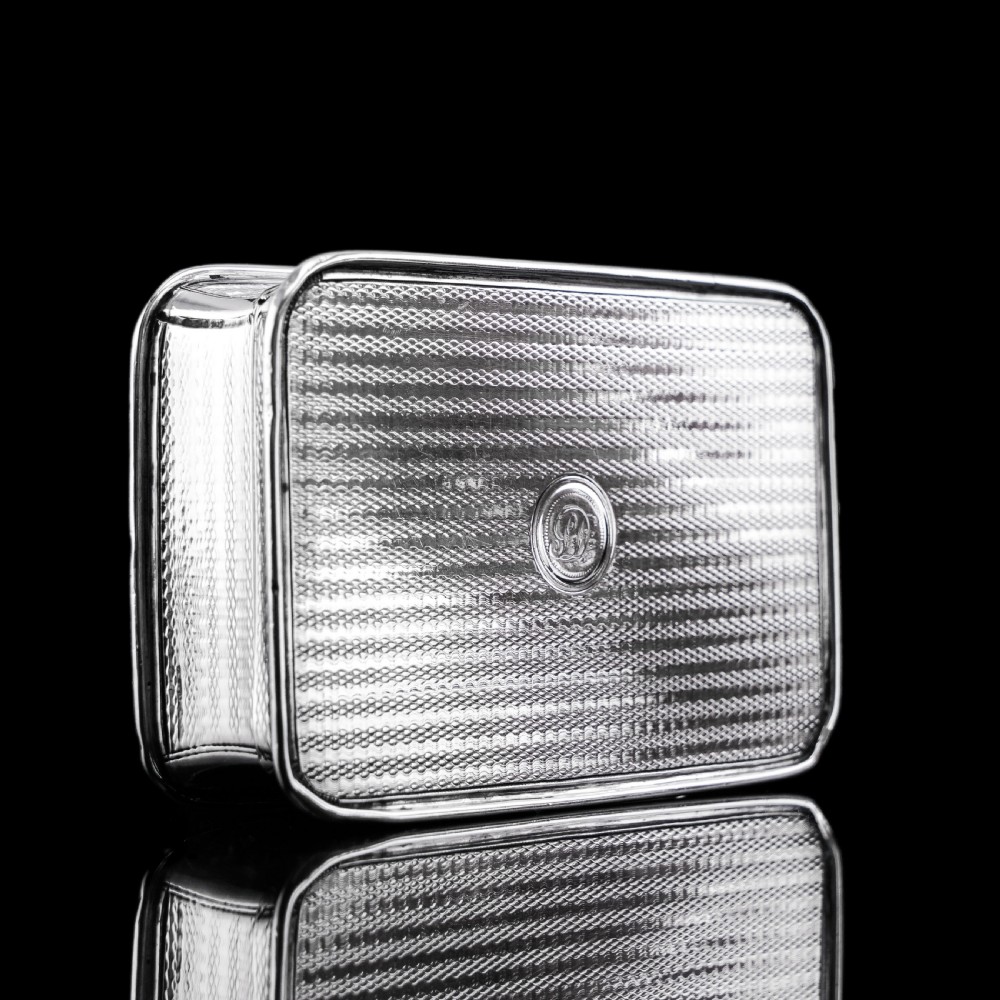 Large Antique Georgian Solid Silver Snuff Box with Engine Turned Motifs - London 1814 View XXVIII