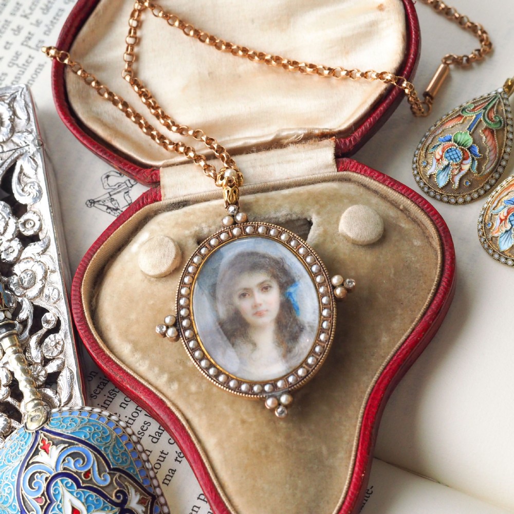 Antique Victorian Lady Portrait Pendant Necklace Pearls & Diamond 9ct Gold View V