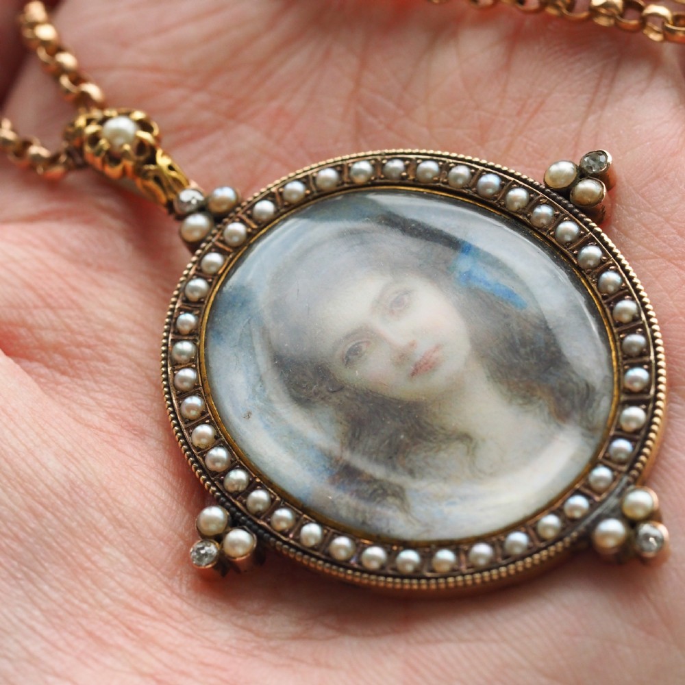 Antique Victorian Lady Portrait Pendant Necklace Pearls & Diamond 9ct Gold View X