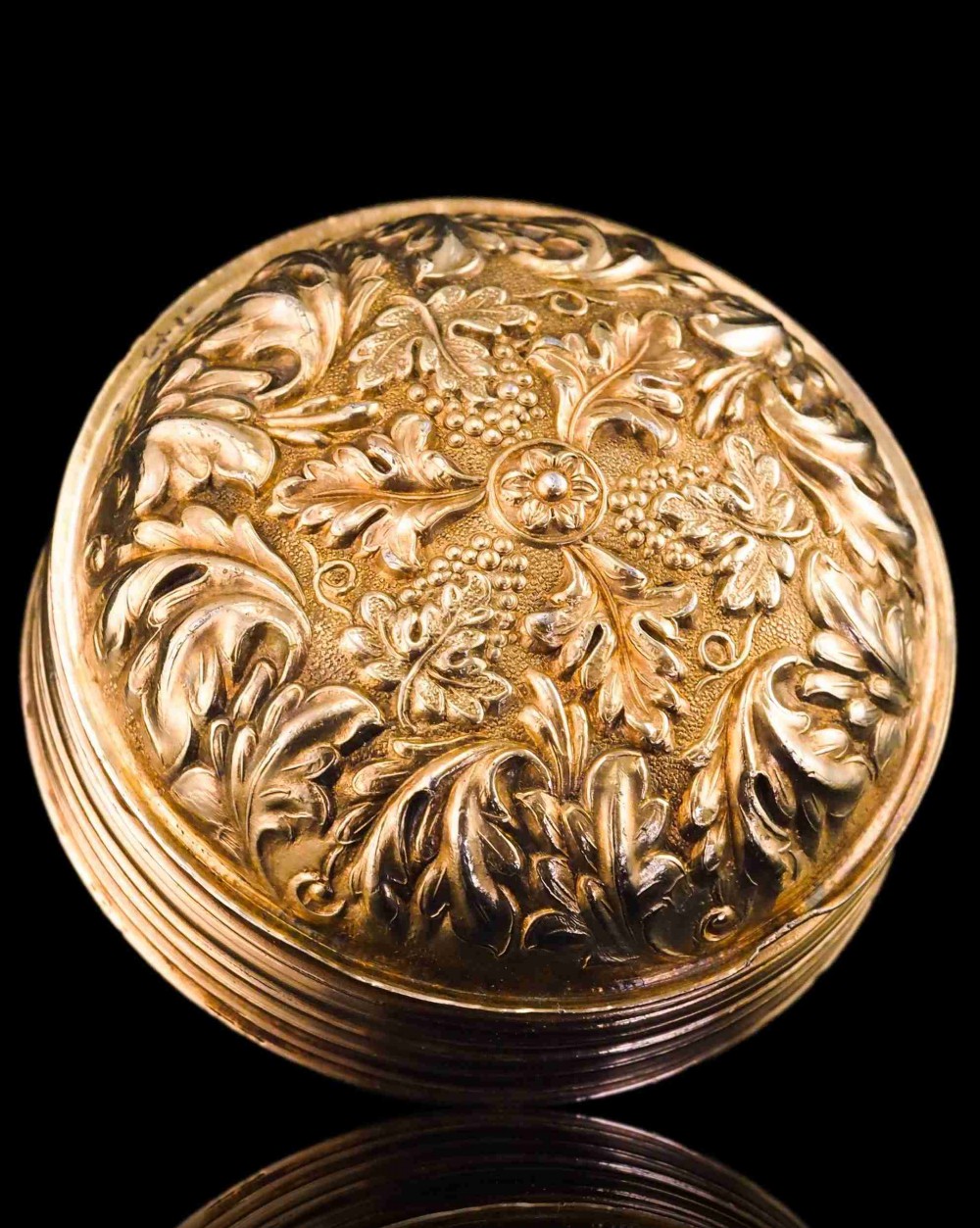 Antique Georgian Silver Gilt Snuff Box Spherical/Circular with Acanthus & Vine Decorations - John Bettridge 1823