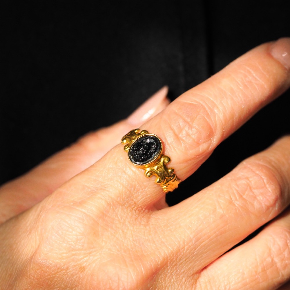 Antique Georgian/Victorian Cameo Ring Roman Style 18ct Gold - Early 19th Century View XX