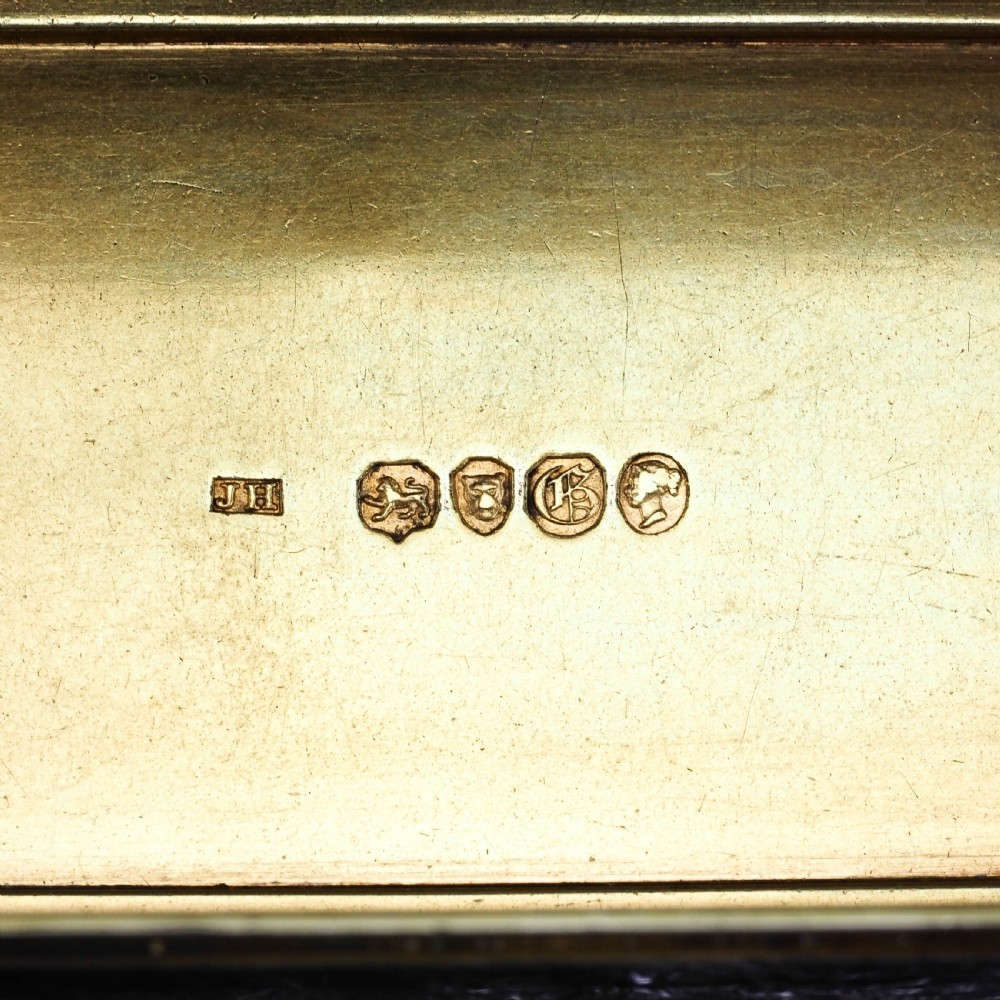 Antique Large Solid Silver Snuff Box Cartouche Shaped with Profuse Hand Engravings - London 1842 View VIII