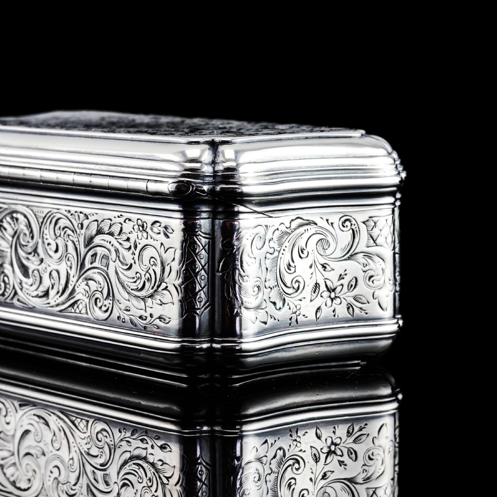 Antique Large Solid Silver Snuff Box Cartouche Shaped with Profuse Hand Engravings - London 1842 View X