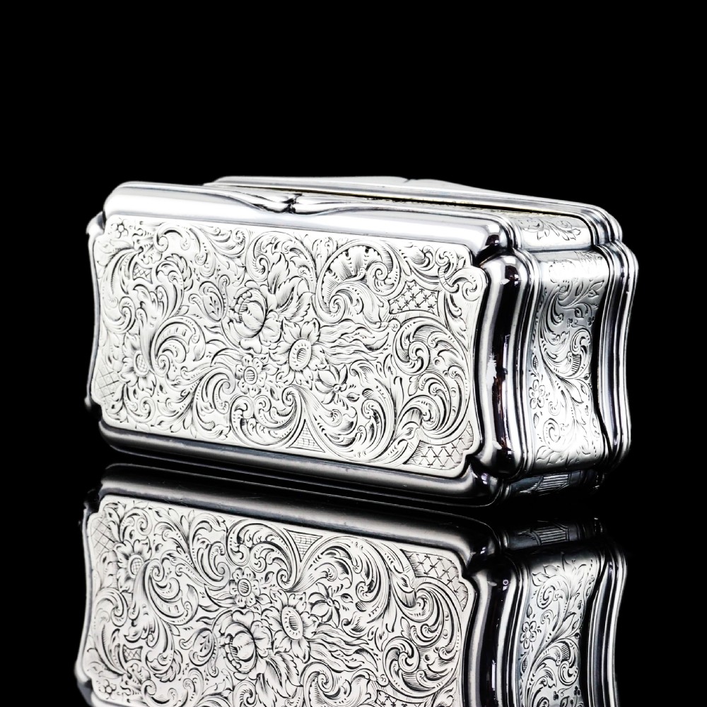 Antique Large Solid Silver Snuff Box Cartouche Shaped with Profuse Hand Engravings - London 1842 View XII