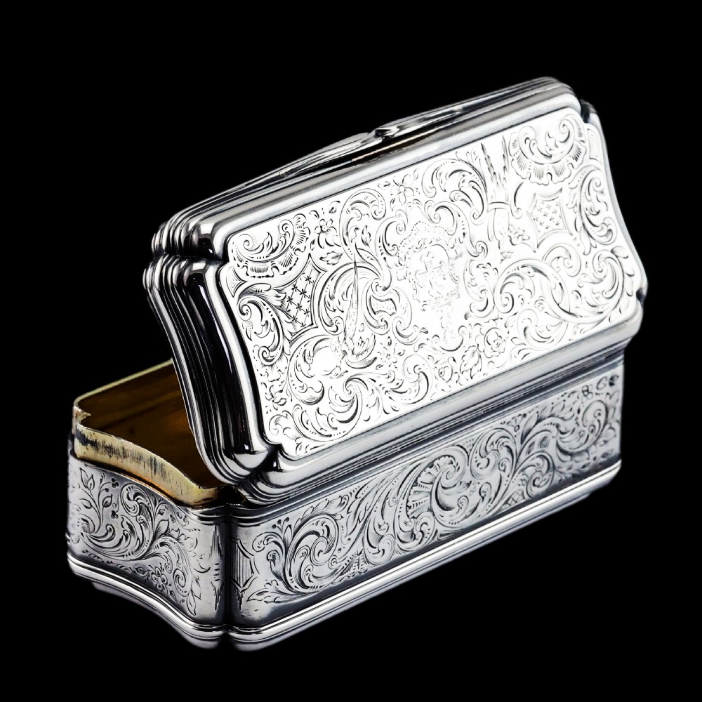 Antique Large Solid Silver Snuff Box Cartouche Shaped with Profuse Hand Engravings - London 1842 View XIII